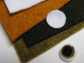 toy-eyes-felt