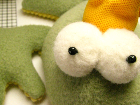 toy-eyes-made-from-fabric
