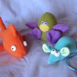 Cute-as-can-be CAT TOYS PRINTED PATTERN