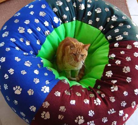 Cat bed sewing pattern - Pauline McArthur