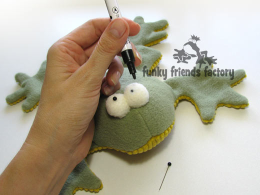 Frog-eye-tutorial-sew-eye-positions