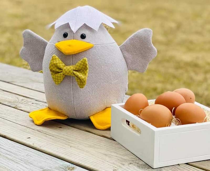 Egghead-easter-chickmsewn-by-laila-pye
