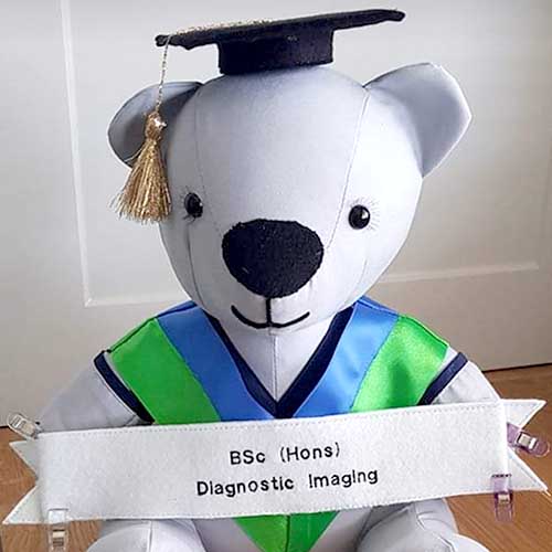 How to Sew an Autograph Toy for Graduation (plus a free Mortar Board hat pattern!)