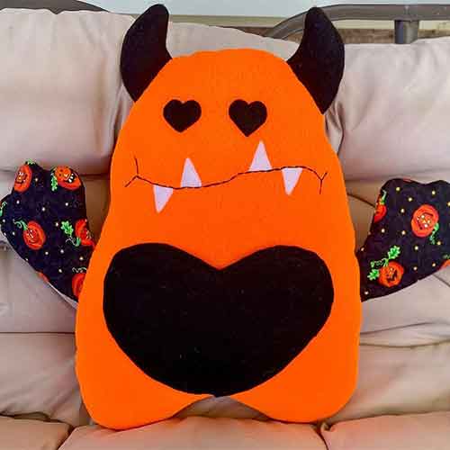 More Entries – Halloween SEWING COMPETITION 2025ππββ¬π»π
