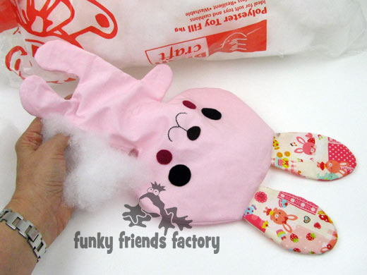 how to - stuffing toy softie
